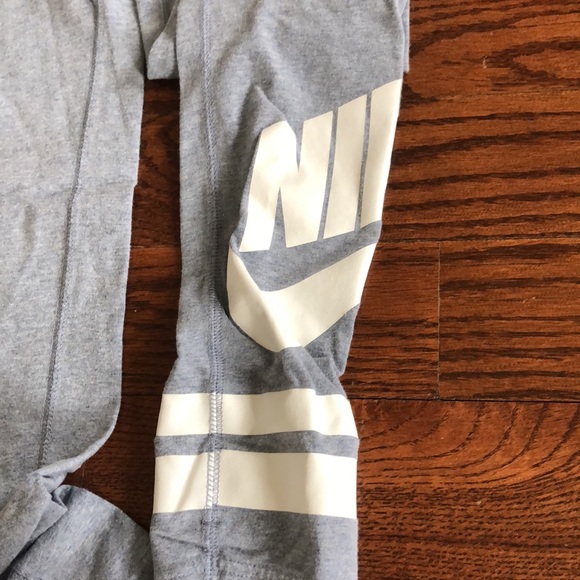 Nike Leggings - Picture 2 of 4